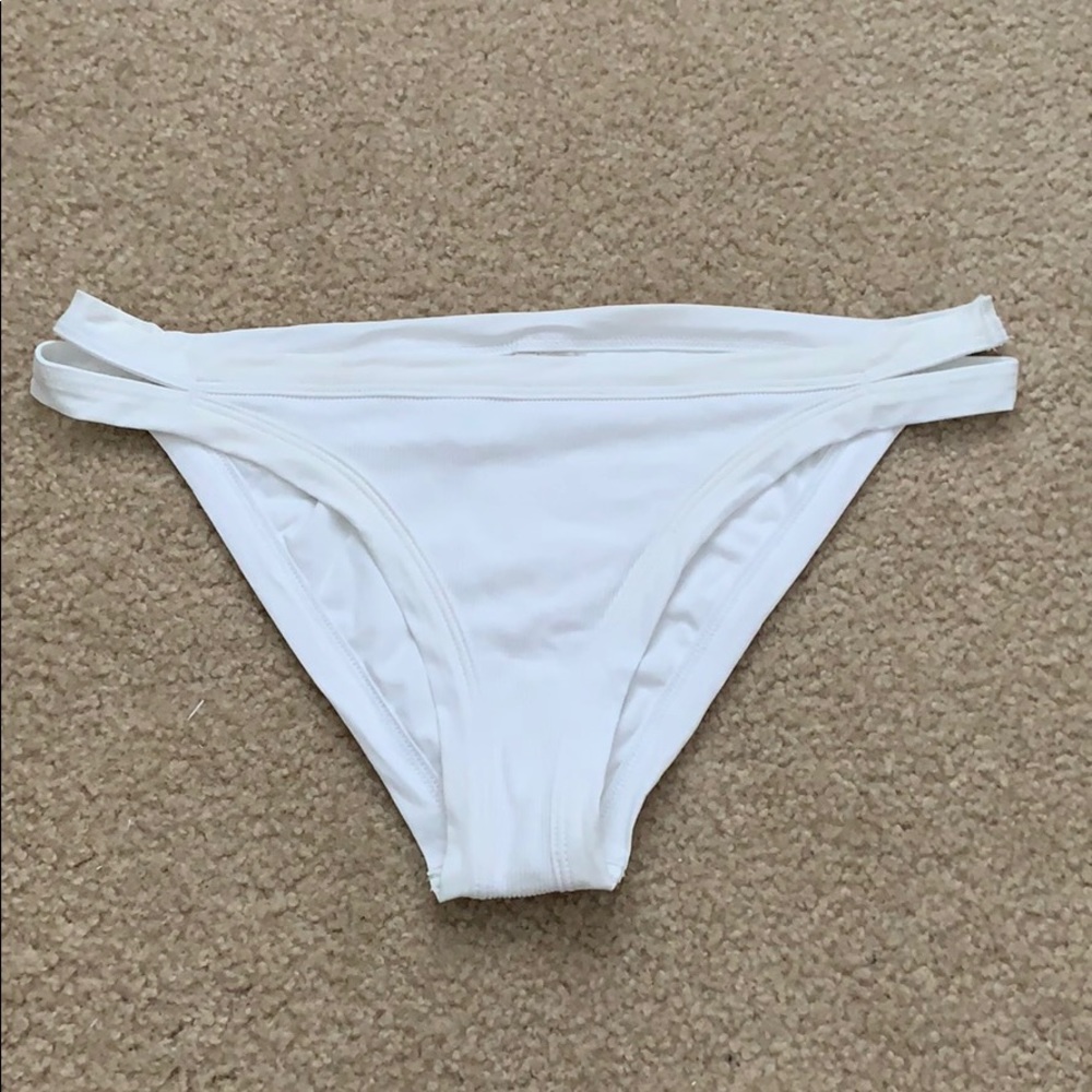 BRAND NEW l space bikini bottoms.